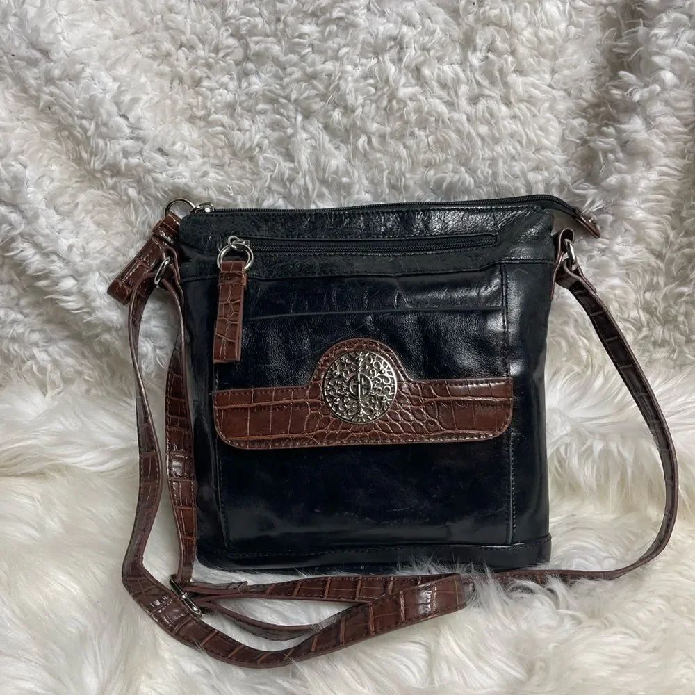 Giani Bernini leather black small crossbody bag with croc print brown strap.
